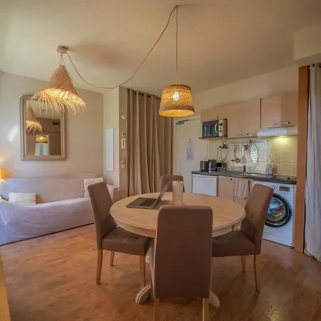 Apartment Casa Hermes, Pleasant & Convenient Antibes